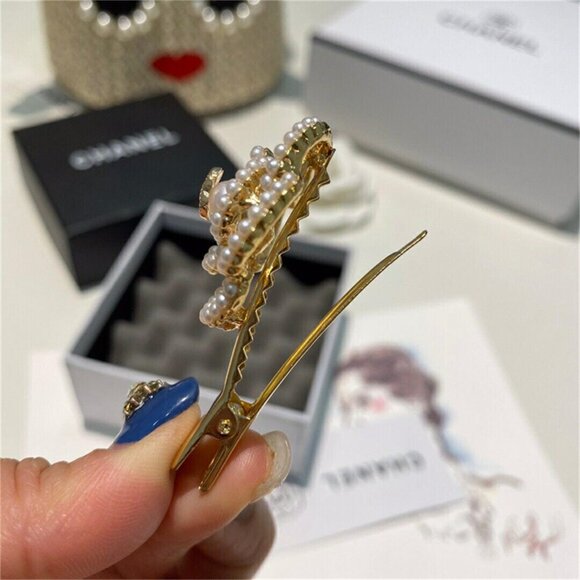 🍒CHANEL Double C Pearl Hairpin🍒 - Picture 5 of 6